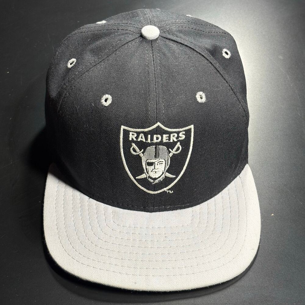 Vintage 90’s Oakland Los Angeles Raiders Wool New Era Low Profile SnapBack
